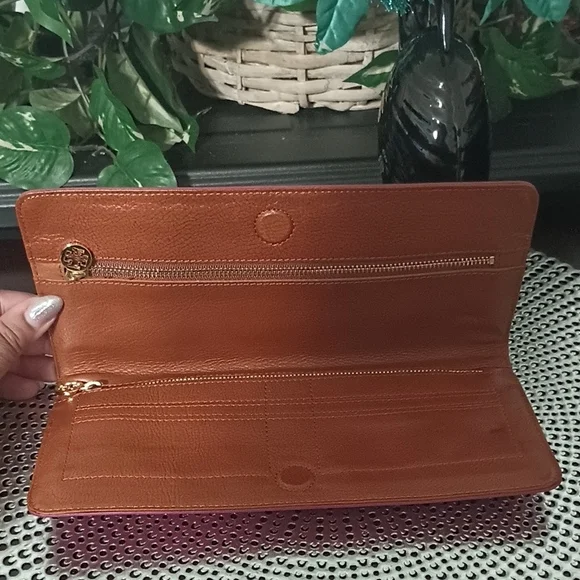 Tory Burch Pink Clutch Wallet - Picture 3 of 3